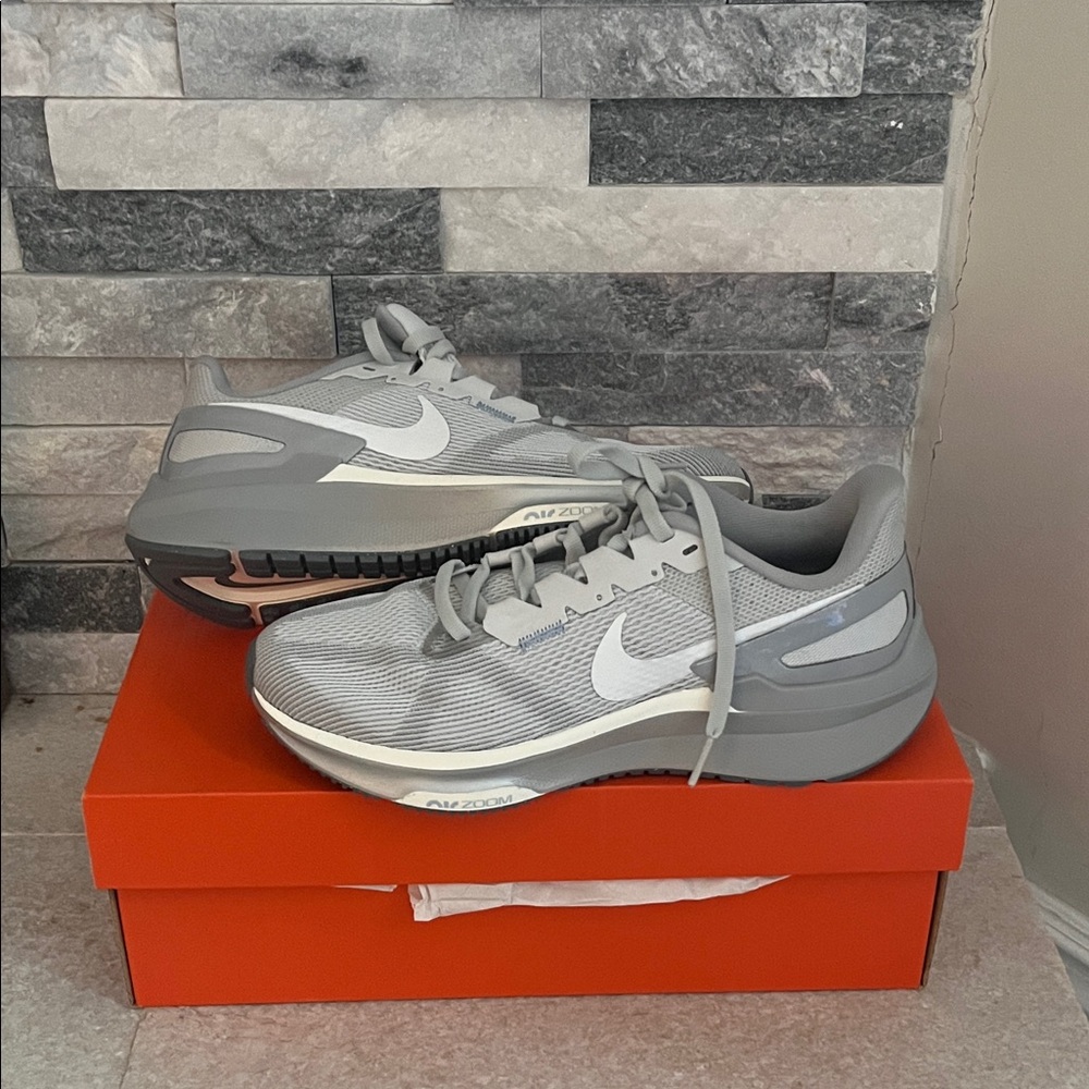 Nike women's air zoom structure 25 women's sneakers new with tags